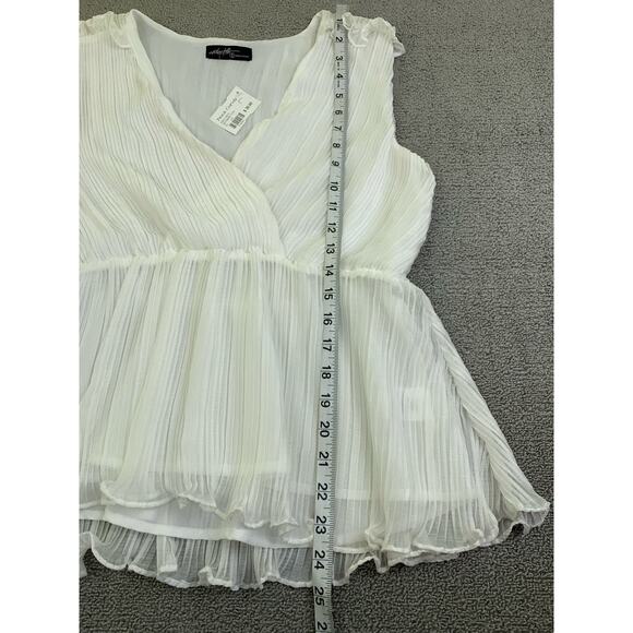 NWT On Twelfth Gathered Blouse Top Sleeveless V neck Wide Strap Size Small - Picture 5 of 5